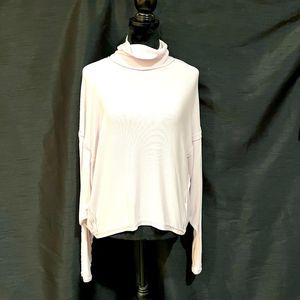 Free People size XS lavender turtle neck we‎ the free